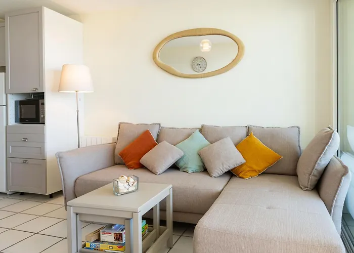 Appartement Les Hauts De La Corniche By Interhome *